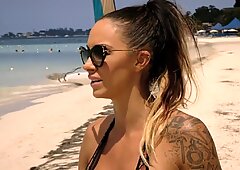 Jodie Marsh óriási Mellek Bikiniben