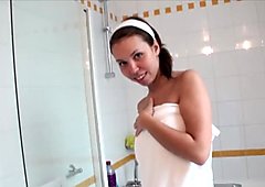 Bathroom session of one very arousing amateur cutie